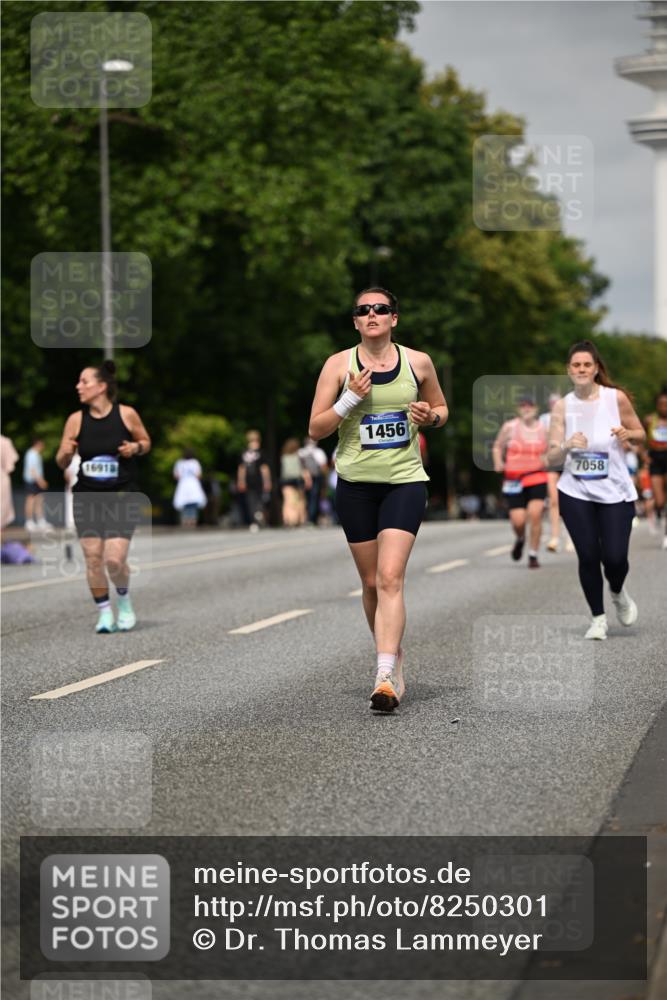 29.06.2025 - hella hamburg halbmarathon Dr. Thomas Lammeyer http://msf.ph/oto/8250301 29.06.2025 10:14:20 Kennedybrücke 1052, 1186, 1456, 1483, 1513, 4389, 7058, 7250, 7685, 8090, 8685, 9150, 9681, 9816, 9988, 11180 meine-sportfotos.de