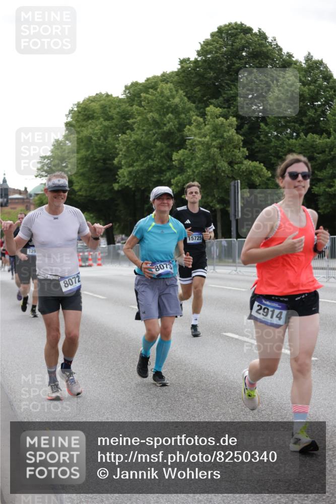 29.06.2025 - hella hamburg halbmarathon Jannik Wohlers http://msf.ph/oto/8250340 29.06.2025 10:30:53 Lombardsbrücke 1292, 1773, 1979, 2414, 2914, 4561, 4817, 5437, 5846, 5943, 6057, 6078, 6195, 6787, 7604, 8050, 8072, 8073, 10111, 11988, 12627, 14349, 15725, 16457, 16978, 17224, 17463, 17509, 17587, 17706, 18390, 18883, 19226 meine-sportfotos.de