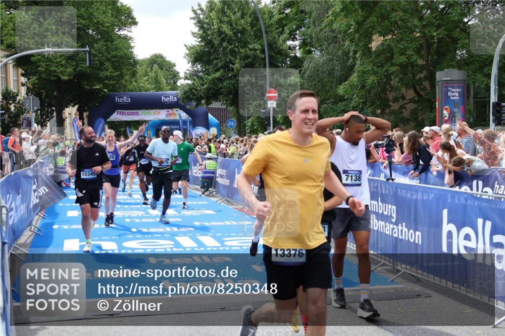 29.06.2025 - hella hamburg halbmarathon Zöllner http://msf.ph/oto/8250348 29.06.2025 10:58:01 Ziel 1200, 2025, 3093, 3141, 3575, 4579, 6531, 7138, 7159, 7189, 8089, 10036, 11394, 11832, 12378, 12773, 13376, 13465, 14881, 15090, 15349, 15527, 17543, 18762 meine-sportfotos.de
