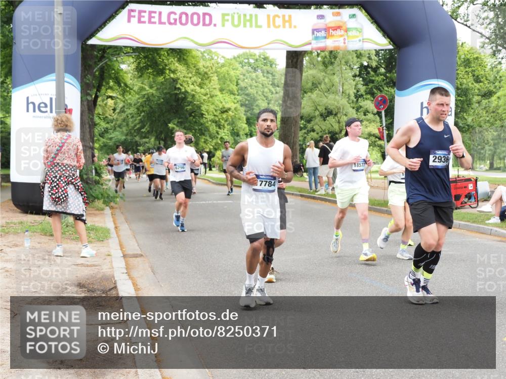 29.06.2025 - hella hamburg halbmarathon MichiJ http://msf.ph/oto/8250371 29.06.2025 10:51:50 Zwischen KM18-KM19 2936, 6714, 11324, 11429, 13221, 13533, 15797, 15963, 16067, 16989, 17784, 18575, 18577 meine-sportfotos.de