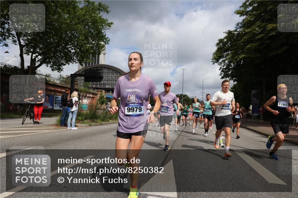 29.06.2025 - hella hamburg halbmarathon Yannick Fuchs http://msf.ph/oto/8250382 29.06.2025 10:35:27 20KM 1136, 1677, 2568, 2797, 2949, 3332, 3618, 4303, 4380, 4634, 4889, 5007, 5014, 5026, 5410, 5709, 6429, 6683, 7080, 7284, 7378, 7774, 8074, 8122, 8966, 9358, 9979, 10783, 10934, 10978, 11062, 11765, 11959, 12365, 12385, 12895, 13158, 13268, 13457, 14092, 14661, 14820, 15164, 15247, 15493, 15689, 16201, 16249, 16347, 16599, 17620, 17720, 17724, 17834, 17971, 18045, 18049, 18173, 18192, 18399, 18412, 18573 meine-sportfotos.de