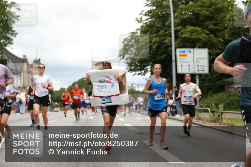 29.06.2025 - hella hamburg halbmarathon Yannick Fuchs http://msf.ph/oto/8250387 29.06.2025 10:47:55 20KM 1030, 1267, 1422, 1442, 1502, 1549, 1870, 2058, 2070, 2354, 2432, 2518, 2630, 3096, 3103, 3819, 4299, 5020, 5259, 5638, 6260, 6294, 6374, 6511, 6512, 7274, 7395, 7478, 7973, 8285, 8335, 8394, 9032, 9380, 9791, 9922, 10040, 11009, 11068, 11430, 11844, 12321, 12607, 12632, 13033, 13397, 13794, 13803, 13865, 13912, 14026, 14239, 14702, 15146, 15441, 15838, 15856, 15946, 16780, 17348, 17482, 18143, 18308, 18418, 18450, 18514, 18612, 19067 meine-sportfotos.de