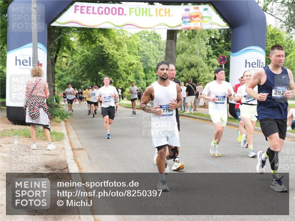 29.06.2025 - hella hamburg halbmarathon MichiJ http://msf.ph/oto/8250397 29.06.2025 10:51:50 Zwischen KM18-KM19 2936, 6714, 11324, 11429, 13221, 13533, 15797, 15963, 16067, 16989, 17784, 18575, 18577 meine-sportfotos.de