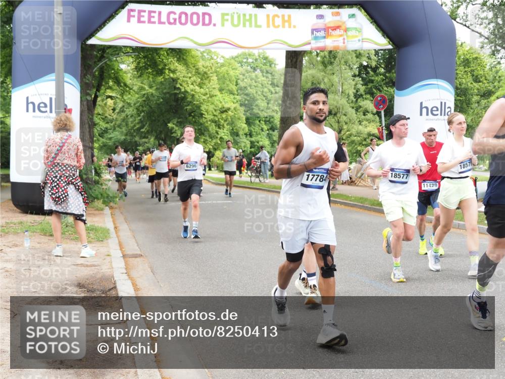29.06.2025 - hella hamburg halbmarathon MichiJ http://msf.ph/oto/8250413 29.06.2025 10:51:50 Zwischen KM18-KM19 2936, 6714, 11324, 11429, 13221, 13533, 15797, 15963, 16067, 16989, 17784, 18575, 18577 meine-sportfotos.de
