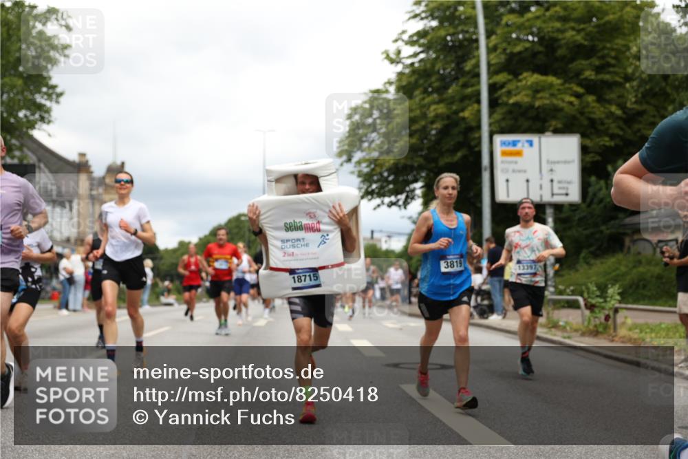 29.06.2025 - hella hamburg halbmarathon Yannick Fuchs http://msf.ph/oto/8250418 29.06.2025 10:47:55 20KM 1030, 1267, 1422, 1442, 1502, 1549, 1870, 2058, 2070, 2354, 2432, 2518, 2630, 3096, 3103, 3819, 4299, 5020, 5259, 5638, 6260, 6294, 6374, 6511, 6512, 7274, 7395, 7478, 7973, 8285, 8335, 8394, 9032, 9380, 9791, 9922, 10040, 11009, 11068, 11430, 11844, 12321, 12607, 12632, 13033, 13397, 13794, 13803, 13865, 13912, 14026, 14239, 14702, 15146, 15441, 15838, 15856, 15946, 16780, 17348, 17482, 18143, 18308, 18418, 18450, 18514, 18612, 19067 meine-sportfotos.de