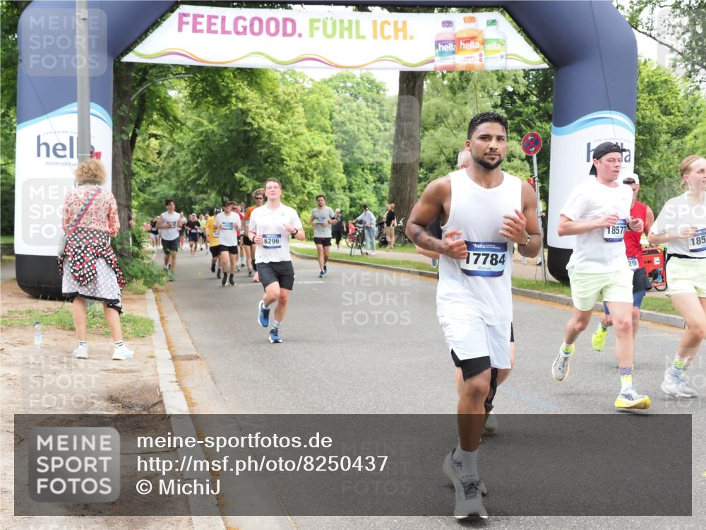 29.06.2025 - hella hamburg halbmarathon MichiJ http://msf.ph/oto/8250437 29.06.2025 10:51:51 Zwischen KM18-KM19 2936, 6714, 11324, 11429, 13221, 13533, 15963, 16067, 16989, 17784, 18575, 18577 meine-sportfotos.de