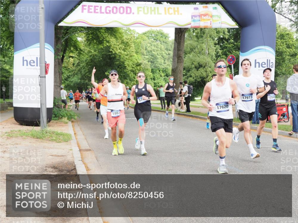 29.06.2025 - hella hamburg halbmarathon MichiJ http://msf.ph/oto/8250456 29.06.2025 10:28:50 Zwischen KM18-KM19 1882, 2750, 2826, 4889, 5375, 5508, 5745, 6149, 6683, 8346, 8574, 12540, 13158, 17245, 17620, 17973 meine-sportfotos.de