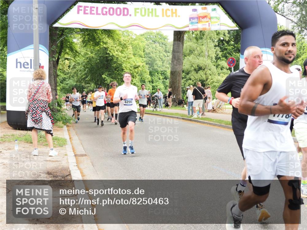 29.06.2025 - hella hamburg halbmarathon MichiJ http://msf.ph/oto/8250463 29.06.2025 10:51:51 Zwischen KM18-KM19 2936, 6714, 11324, 11429, 13221, 13533, 15963, 16067, 16989, 17784, 18575, 18577 meine-sportfotos.de