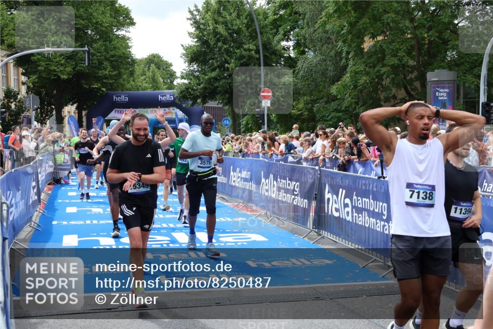 29.06.2025 - hella hamburg halbmarathon Zöllner http://msf.ph/oto/8250487 29.06.2025 10:58:03 Ziel 1200, 2025, 3093, 3141, 3575, 4579, 6531, 6892, 7159, 7189, 8089, 10036, 11394, 11832, 12378, 12773, 13465, 14881, 15090, 15349, 15527, 18762 meine-sportfotos.de