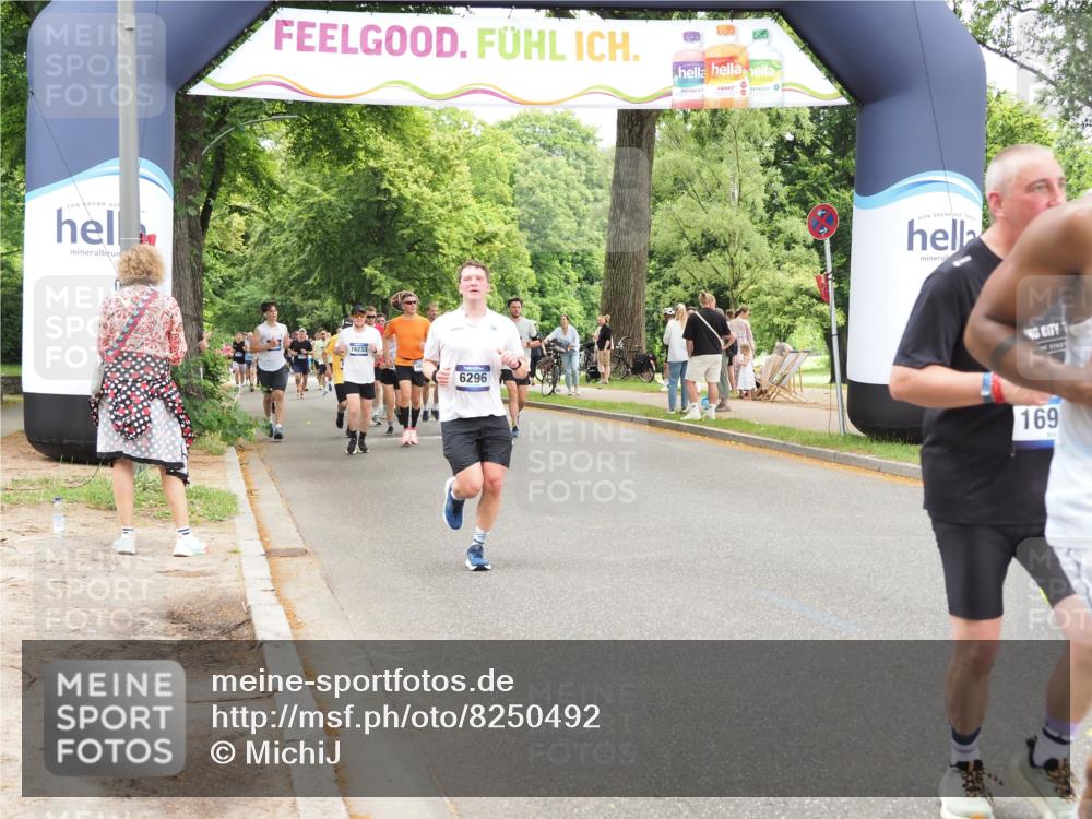 29.06.2025 - hella hamburg halbmarathon MichiJ http://msf.ph/oto/8250492 29.06.2025 10:51:51 Zwischen KM18-KM19 2936, 6714, 11324, 11429, 13221, 13533, 15963, 16067, 16989, 17784, 18575, 18577 meine-sportfotos.de