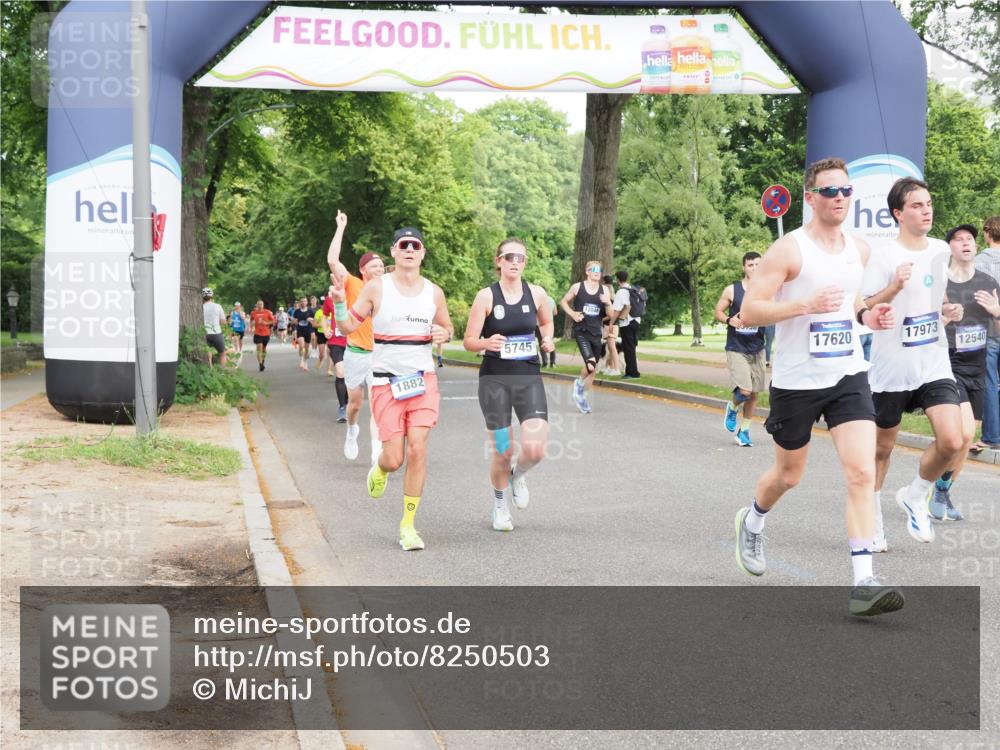 29.06.2025 - hella hamburg halbmarathon MichiJ http://msf.ph/oto/8250503 29.06.2025 10:28:51 Zwischen KM18-KM19 1882, 2750, 2826, 4889, 5375, 5508, 5745, 6149, 6683, 8346, 12540, 13158, 17245, 17620, 17973 meine-sportfotos.de