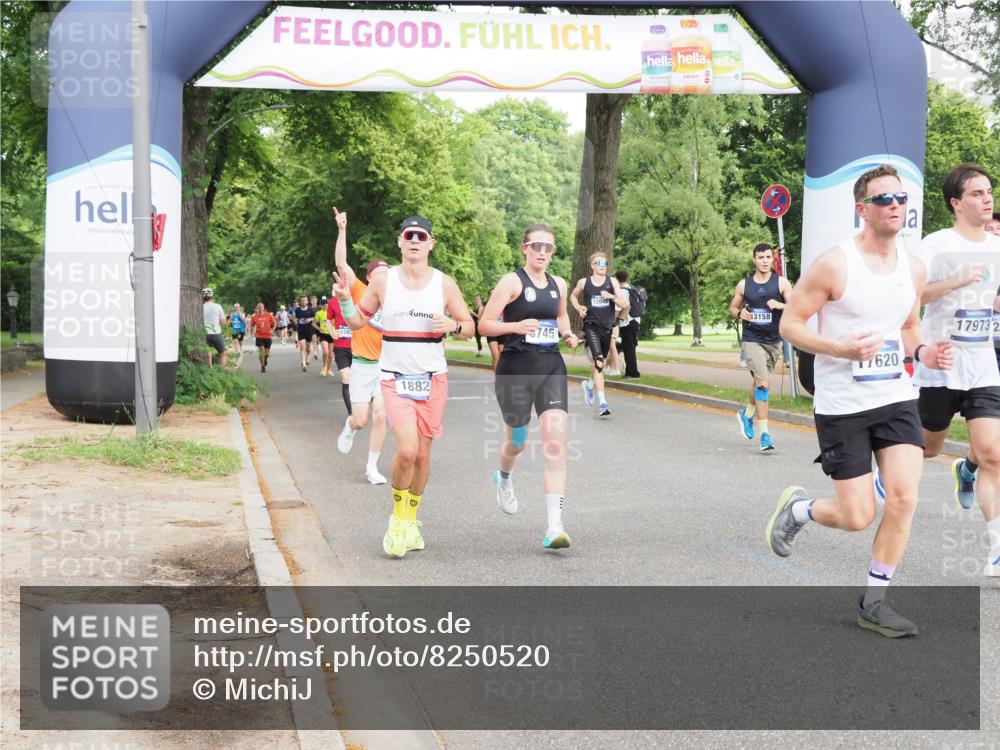 29.06.2025 - hella hamburg halbmarathon MichiJ http://msf.ph/oto/8250520 29.06.2025 10:28:51 Zwischen KM18-KM19 1882, 2750, 2826, 4889, 5375, 5508, 5745, 6149, 6683, 8346, 12540, 13158, 17245, 17620, 17973 meine-sportfotos.de