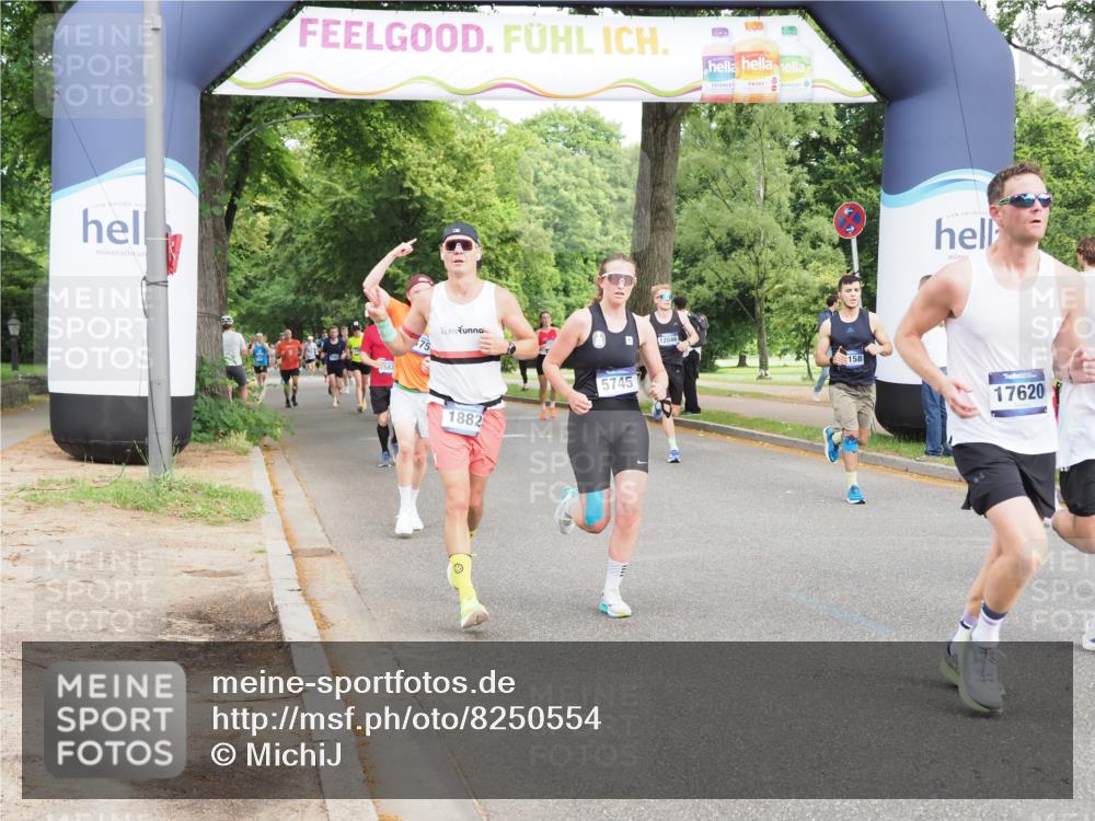 29.06.2025 - hella hamburg halbmarathon MichiJ http://msf.ph/oto/8250554 29.06.2025 10:28:51 Zwischen KM18-KM19 1882, 2750, 2826, 4889, 5375, 5508, 5745, 6149, 6683, 8346, 12540, 13158, 17245, 17620, 17973 meine-sportfotos.de