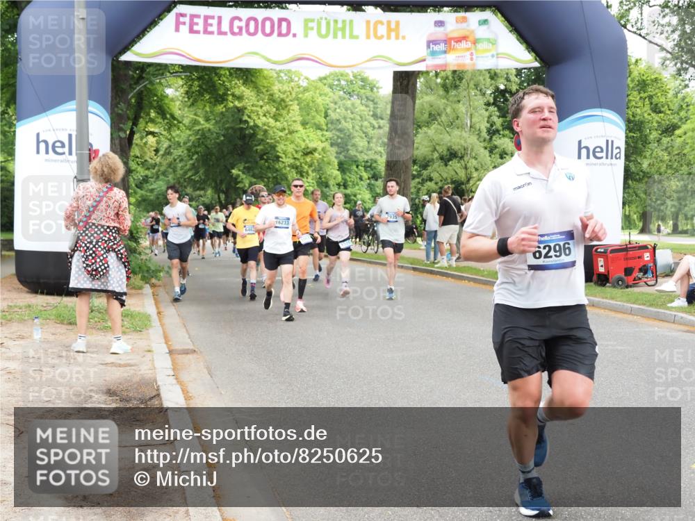 29.06.2025 - hella hamburg halbmarathon MichiJ http://msf.ph/oto/8250625 29.06.2025 10:51:53 Zwischen KM18-KM19 2936, 5742, 0000, 6462, 6714, 10074, 11324, 11429, 13221, 15963, 16233, 16989, 17784, 18575, 18577 meine-sportfotos.de