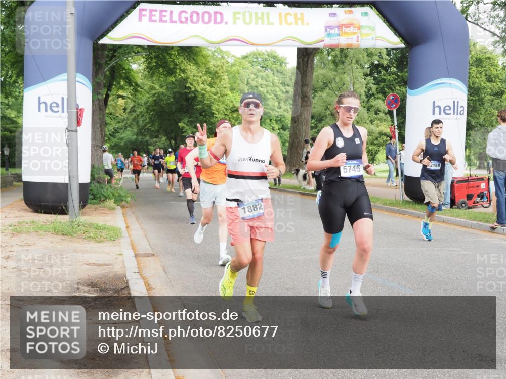 29.06.2025 - hella hamburg halbmarathon MichiJ http://msf.ph/oto/8250677 29.06.2025 10:28:51 Zwischen KM18-KM19 1882, 2750, 2826, 4889, 5375, 5508, 5745, 6149, 6683, 8346, 12540, 13158, 17245, 17620, 17973 meine-sportfotos.de