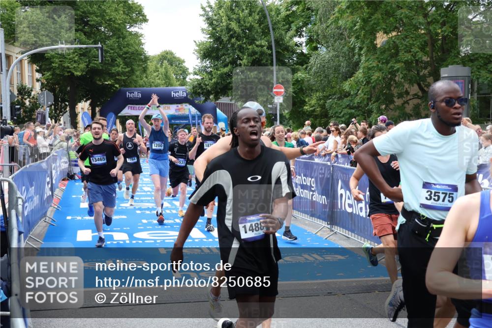 29.06.2025 - hella hamburg halbmarathon Zöllner http://msf.ph/oto/8250685 29.06.2025 10:58:05 Ziel 1200, 1611, 2025, 3093, 3141, 4319, 4579, 6531, 6892, 7189, 8089, 10036, 10408, 11832, 12378, 12773, 13465, 13666, 15090, 15527, 18762 meine-sportfotos.de