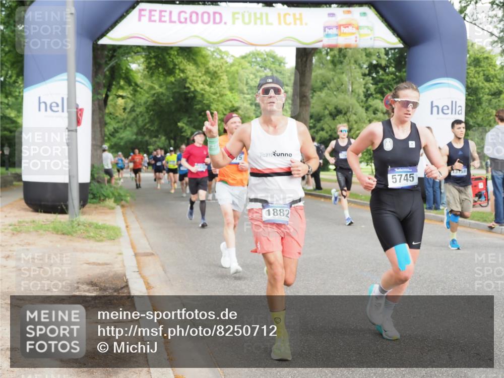 29.06.2025 - hella hamburg halbmarathon MichiJ http://msf.ph/oto/8250712 29.06.2025 10:28:52 Zwischen KM18-KM19 1882, 2750, 2826, 4889, 5375, 5508, 5745, 6149, 6683, 12046, 12540, 13158, 17620, 17973 meine-sportfotos.de