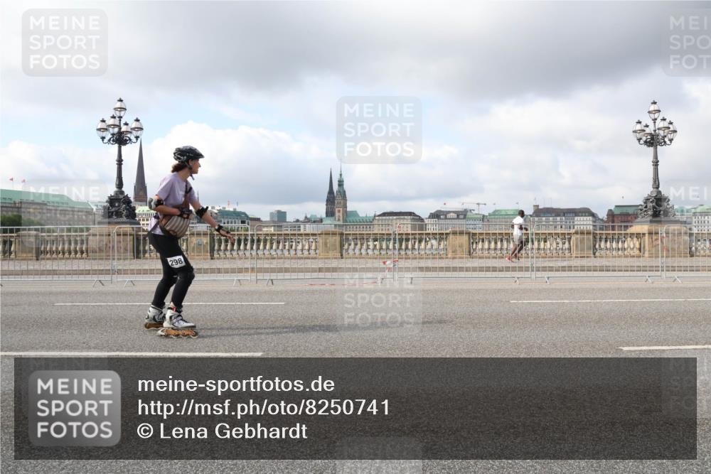 29.06.2025 - hella hamburg halbmarathon Lena Gebhardt http://msf.ph/oto/8250741 29.06.2025 09:02:53 Lombardsbrücke  meine-sportfotos.de