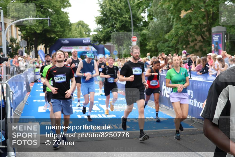 29.06.2025 - hella hamburg halbmarathon Zöllner http://msf.ph/oto/8250778 29.06.2025 10:58:06 Ziel 1200, 1611, 3141, 4319, 4579, 6531, 6892, 8089, 10036, 10408, 11832, 12378, 12773, 13465, 13666, 15090, 15189, 15527, 18762 meine-sportfotos.de