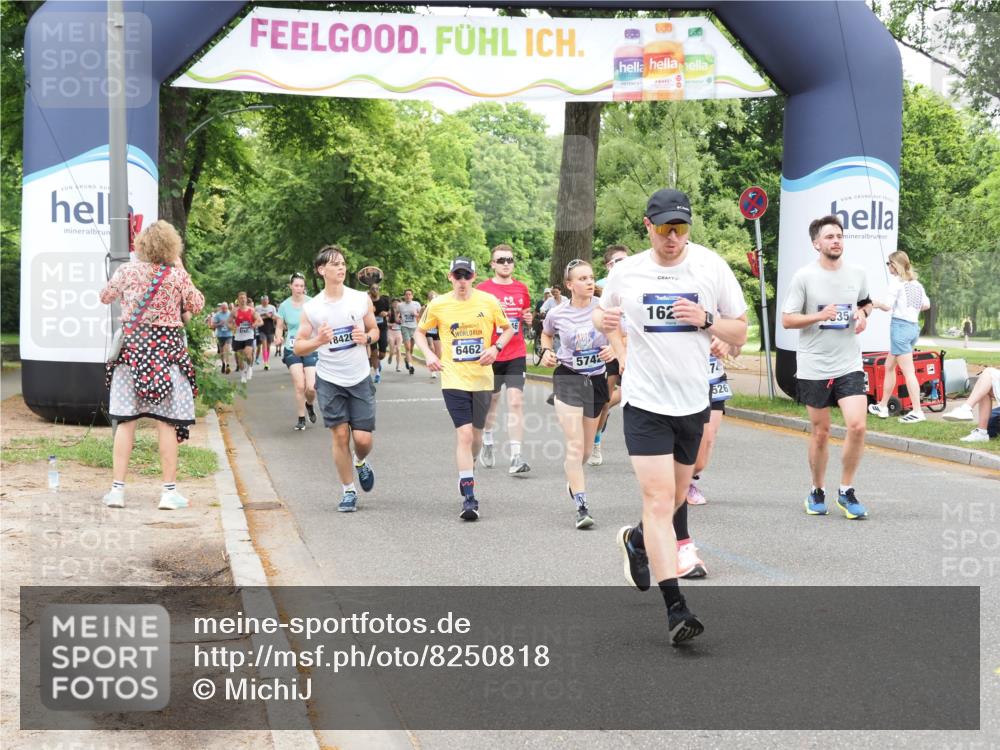 29.06.2025 - hella hamburg halbmarathon MichiJ http://msf.ph/oto/8250818 29.06.2025 10:51:56 Zwischen KM18-KM19 1526, 2936, 4146, 5742, 0000, 6462, 7935, 10074, 11429, 14306, 16233, 16237, 16989, 18426, 18575 meine-sportfotos.de
