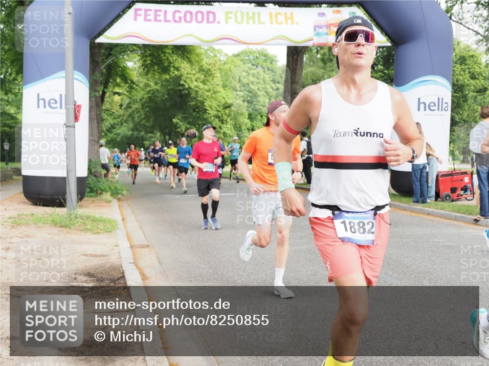 29.06.2025 - hella hamburg halbmarathon MichiJ http://msf.ph/oto/8250855 29.06.2025 10:28:52 Zwischen KM18-KM19 1882, 2750, 2826, 4889, 5375, 5508, 5745, 6149, 6683, 12046, 12540, 13158, 17620, 17973 meine-sportfotos.de
