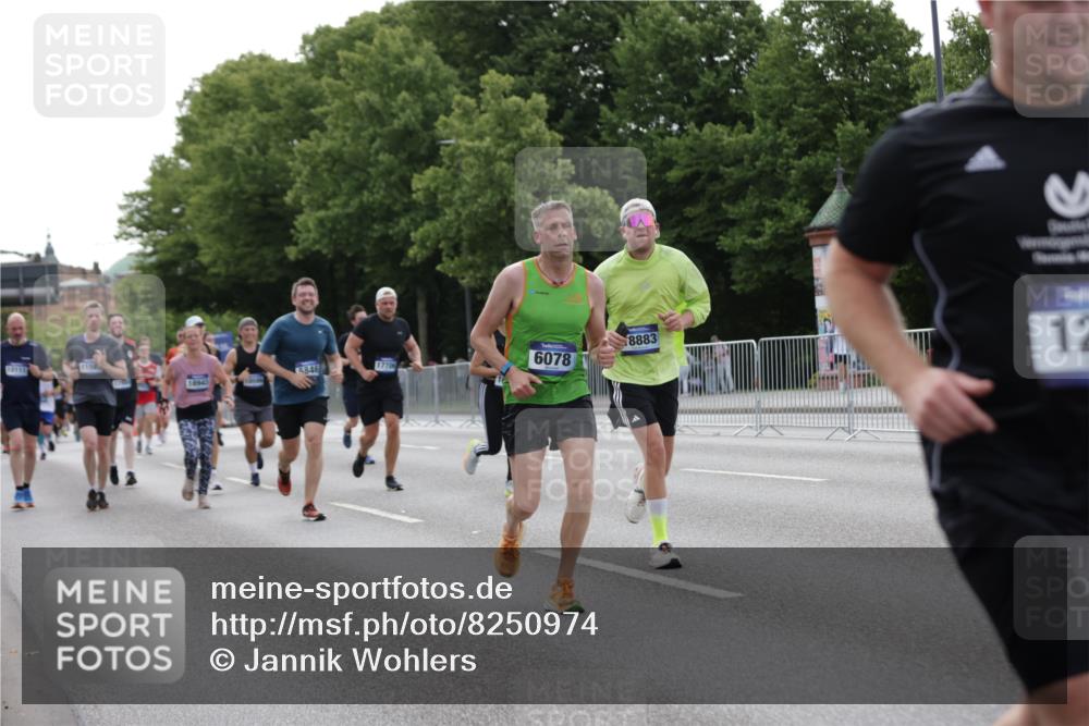 29.06.2025 - hella hamburg halbmarathon Jannik Wohlers http://msf.ph/oto/8250974 29.06.2025 10:30:59 Lombardsbrücke 1292, 1979, 2414, 2914, 4817, 5165, 5437, 5846, 5943, 6057, 6078, 6546, 7604, 7772, 8050, 8072, 8073, 10111, 10586, 11587, 13724, 14349, 15725, 16457, 16978, 17517, 17587, 17706, 17989, 18390, 18507, 18883, 18943 meine-sportfotos.de