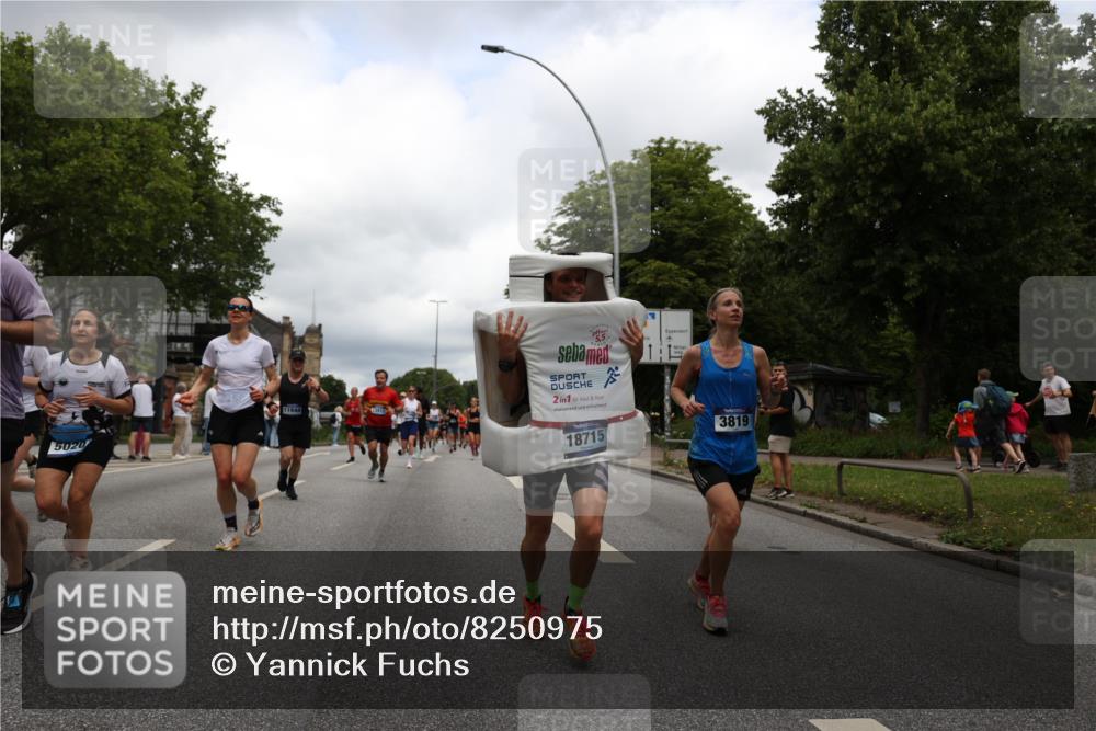 29.06.2025 - hella hamburg halbmarathon Yannick Fuchs http://msf.ph/oto/8250975 29.06.2025 10:47:56 20KM 1267, 1422, 1442, 1502, 1549, 1870, 2058, 2070, 2354, 2432, 2518, 2630, 3096, 3103, 3819, 4299, 5020, 5259, 6260, 6294, 6374, 6511, 6512, 7274, 7395, 7478, 7973, 8285, 8335, 8394, 9032, 9380, 9791, 9922, 10040, 11009, 11068, 11430, 11789, 11844, 12321, 12607, 12632, 13033, 13397, 13794, 13803, 13912, 14026, 14239, 14702, 15146, 15441, 15838, 15856, 15946, 16780, 17348, 17482, 18143, 18308, 18418, 18450, 18514, 18612, 19067 meine-sportfotos.de