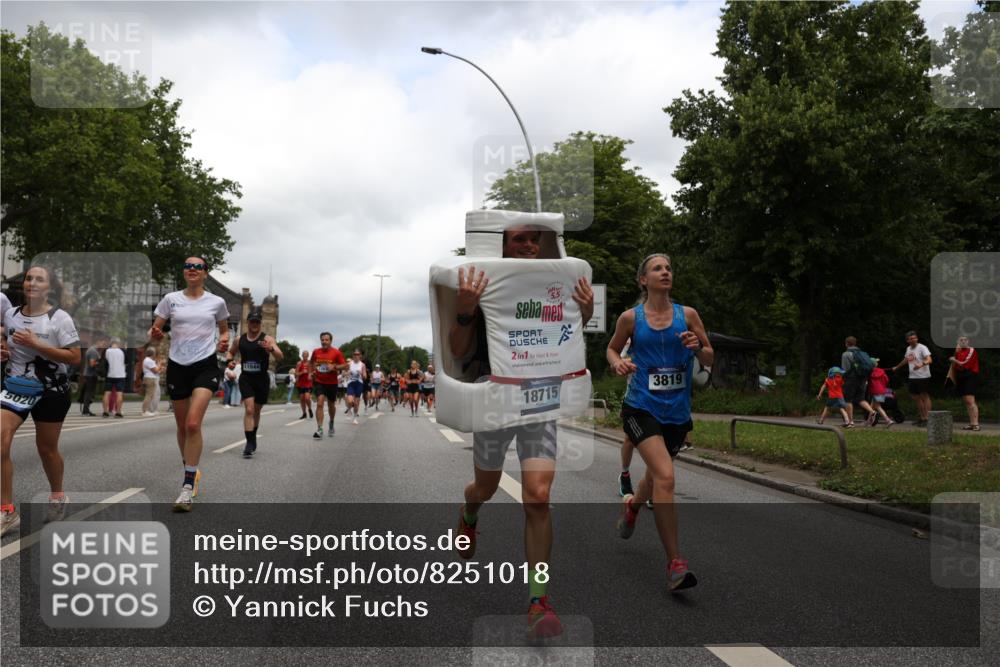 29.06.2025 - hella hamburg halbmarathon Yannick Fuchs http://msf.ph/oto/8251018 29.06.2025 10:47:56 20KM 1267, 1422, 1442, 1502, 1549, 1870, 2058, 2070, 2354, 2432, 2518, 2630, 3096, 3103, 3819, 4299, 5020, 5259, 6260, 6294, 6374, 6511, 6512, 7274, 7395, 7478, 7973, 8285, 8335, 8394, 9032, 9380, 9791, 9922, 10040, 11009, 11068, 11430, 11789, 11844, 12321, 12607, 12632, 13033, 13397, 13794, 13803, 13912, 14026, 14239, 14702, 15146, 15441, 15838, 15856, 15946, 16780, 17348, 17482, 18143, 18308, 18418, 18450, 18514, 18612, 19067 meine-sportfotos.de