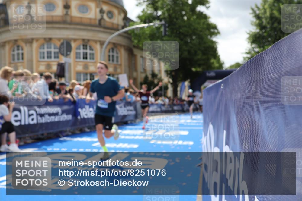 29.06.2025 - hella hamburg halbmarathon Strokosch-Dieckow http://msf.ph/oto/8251076 29.06.2025 10:40:27 Ziel 6649, 7284, 8370, 8966, 10978, 11767, 12365, 12540, 14924, 15015, 15164, 15247, 17214, 17245, 17916, 18192 meine-sportfotos.de