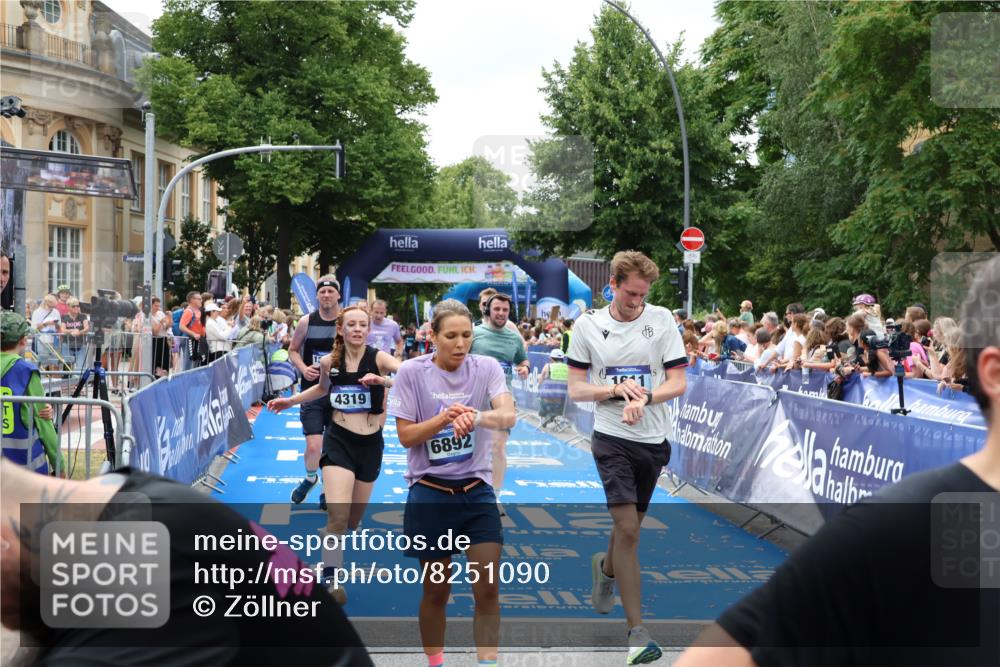 29.06.2025 - hella hamburg halbmarathon Zöllner http://msf.ph/oto/8251090 29.06.2025 10:58:12 Ziel 1563, 1611, 2907, 4319, 4426, 6892, 8290, 10408, 13666, 15125, 15189 meine-sportfotos.de