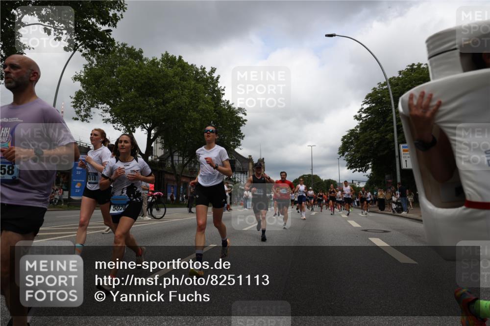 29.06.2025 - hella hamburg halbmarathon Yannick Fuchs http://msf.ph/oto/8251113 29.06.2025 10:47:56 20KM 1267, 1422, 1442, 1502, 1549, 1870, 2058, 2070, 2354, 2432, 2518, 2630, 3096, 3103, 3819, 4299, 5020, 5259, 6260, 6294, 6374, 6511, 6512, 7274, 7395, 7478, 7973, 8285, 8335, 8394, 9032, 9380, 9791, 9922, 10040, 11009, 11068, 11430, 11789, 11844, 12321, 12607, 12632, 13033, 13397, 13794, 13803, 13912, 14026, 14239, 14702, 15146, 15441, 15838, 15856, 15946, 16780, 17348, 17482, 18143, 18308, 18418, 18450, 18514, 18612, 19067 meine-sportfotos.de