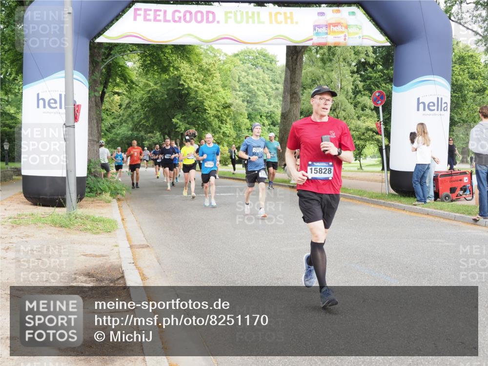 29.06.2025 - hella hamburg halbmarathon MichiJ http://msf.ph/oto/8251170 29.06.2025 10:28:54 Zwischen KM18-KM19 1882, 2324, 2750, 2826, 5375, 5508, 5745, 6149, 6683, 11765, 12046, 12540, 12704, 13158, 15828, 17620, 17973 meine-sportfotos.de