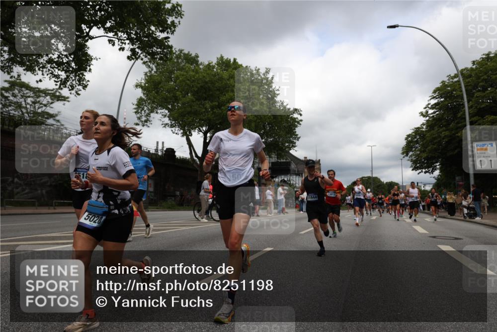 29.06.2025 - hella hamburg halbmarathon Yannick Fuchs http://msf.ph/oto/8251198 29.06.2025 10:47:57 20KM 1267, 1422, 1442, 1502, 1549, 1870, 2058, 2070, 2354, 2432, 2518, 2630, 3096, 3103, 3819, 4299, 5020, 5259, 6260, 6294, 6374, 6511, 6512, 7395, 7478, 7973, 8285, 8394, 9032, 9380, 9791, 9922, 10040, 11009, 11068, 11430, 11789, 11844, 12321, 12607, 12632, 13033, 13397, 13794, 13803, 13912, 14026, 14239, 14702, 15146, 15441, 15838, 15856, 15946, 16623, 16780, 17348, 17482, 18143, 18308, 18418, 18450, 18514, 18612, 19067 meine-sportfotos.de