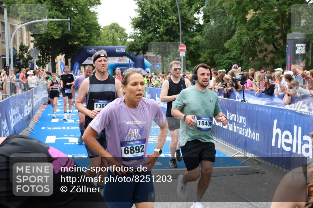 29.06.2025 - hella hamburg halbmarathon Zöllner http://msf.ph/oto/8251203 29.06.2025 10:58:15 Ziel 1563, 2907, 4426, 6104, 8290, 14631, 15125, 15189, 18068 meine-sportfotos.de