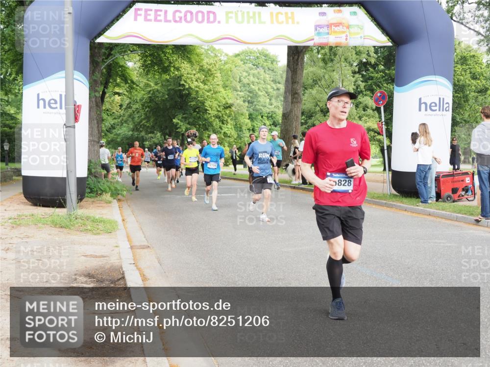 29.06.2025 - hella hamburg halbmarathon MichiJ http://msf.ph/oto/8251206 29.06.2025 10:28:54 Zwischen KM18-KM19 1882, 2324, 2750, 2826, 5375, 5508, 5745, 6149, 6683, 11765, 12046, 12540, 12704, 13158, 15828, 17620, 17973 meine-sportfotos.de