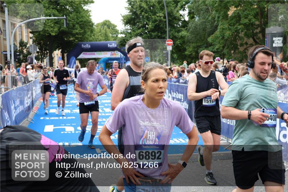 29.06.2025 - hella hamburg halbmarathon Zöllner http://msf.ph/oto/8251266 29.06.2025 10:58:15 Ziel 1563, 2907, 4426, 6104, 8290, 14631, 15125, 15189, 18068 meine-sportfotos.de