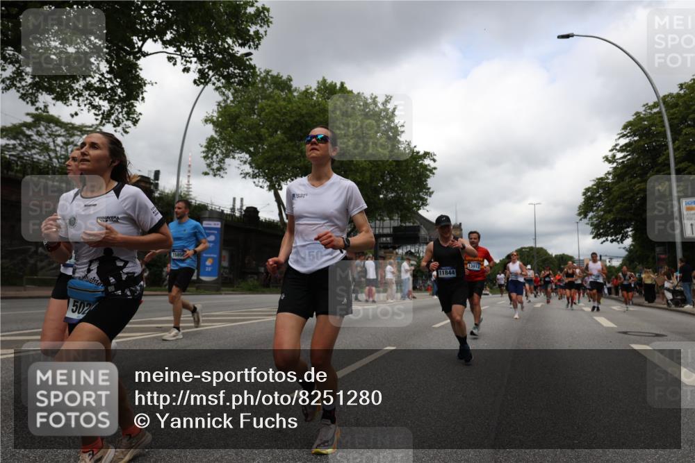29.06.2025 - hella hamburg halbmarathon Yannick Fuchs http://msf.ph/oto/8251280 29.06.2025 10:47:57 20KM 1267, 1422, 1442, 1502, 1549, 1870, 2058, 2070, 2354, 2432, 2518, 2630, 3096, 3103, 3819, 4299, 5020, 5259, 6260, 6294, 6374, 6511, 6512, 7395, 7478, 7973, 8285, 8394, 9032, 9380, 9791, 9922, 10040, 11009, 11068, 11430, 11789, 11844, 12321, 12607, 12632, 13033, 13397, 13794, 13803, 13912, 14026, 14239, 14702, 15146, 15441, 15838, 15856, 15946, 16623, 16780, 17348, 17482, 18143, 18308, 18418, 18450, 18514, 18612, 19067 meine-sportfotos.de