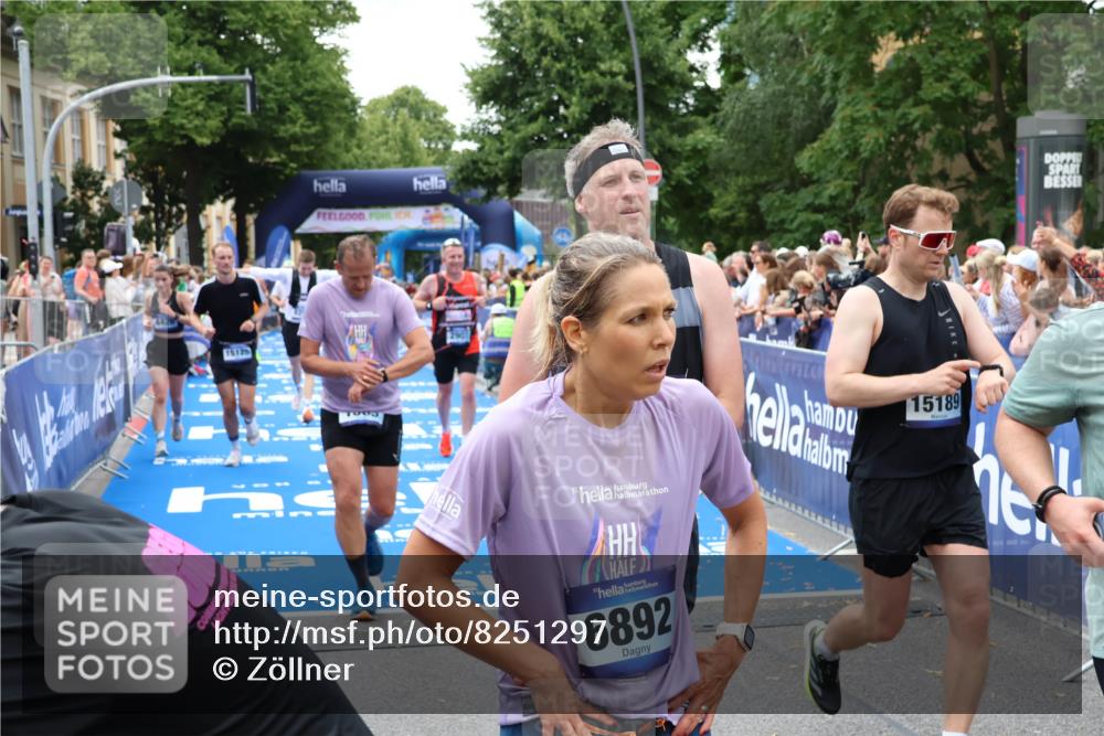 29.06.2025 - hella hamburg halbmarathon Zöllner http://msf.ph/oto/8251297 29.06.2025 10:58:16 Ziel 1563, 2907, 4426, 4592, 6104, 8290, 9230, 14631, 15125, 18068 meine-sportfotos.de