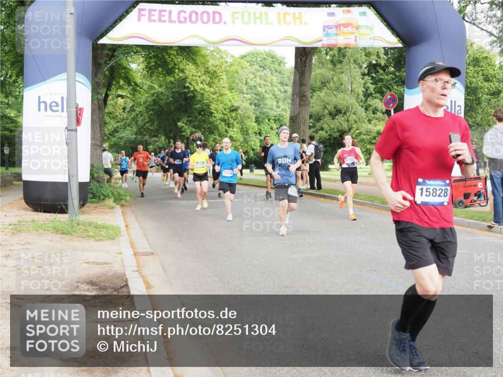 29.06.2025 - hella hamburg halbmarathon MichiJ http://msf.ph/oto/8251304 29.06.2025 10:28:54 Zwischen KM18-KM19 1882, 2324, 2750, 2826, 5375, 5508, 5745, 6149, 6683, 11765, 12046, 12540, 12704, 13158, 15828, 17620, 17973 meine-sportfotos.de