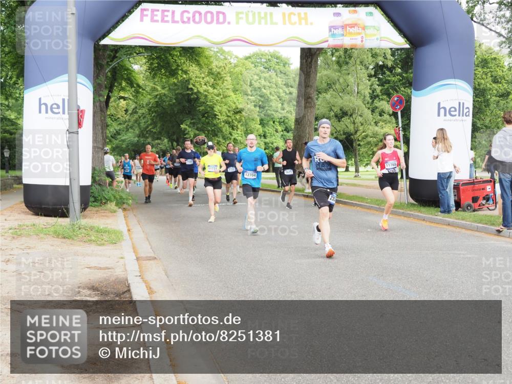 29.06.2025 - hella hamburg halbmarathon MichiJ http://msf.ph/oto/8251381 29.06.2025 10:28:55 Zwischen KM18-KM19 1882, 2324, 2826, 5375, 5508, 5745, 8629, 11765, 12046, 12540, 12704, 13158, 15828, 17620, 17973 meine-sportfotos.de