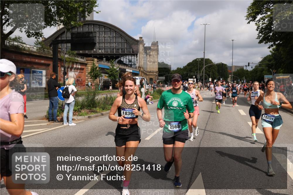 29.06.2025 - hella hamburg halbmarathon Yannick Fuchs http://msf.ph/oto/8251418 29.06.2025 10:35:30 20KM 1136, 1677, 2568, 2797, 2949, 3332, 3618, 4205, 4303, 4380, 4634, 4871, 4889, 5007, 5014, 5026, 5410, 5709, 6429, 6683, 7080, 7284, 7378, 7774, 8074, 8122, 8966, 9358, 9659, 9755, 9979, 10783, 10934, 10978, 11062, 11765, 11922, 11959, 12365, 12385, 12895, 13158, 13268, 13457, 14661, 14820, 15164, 15247, 15493, 15689, 16201, 16249, 16347, 16599, 17720, 17724, 17834, 17971, 18045, 18049, 18173, 18399, 18412, 18573 meine-sportfotos.de