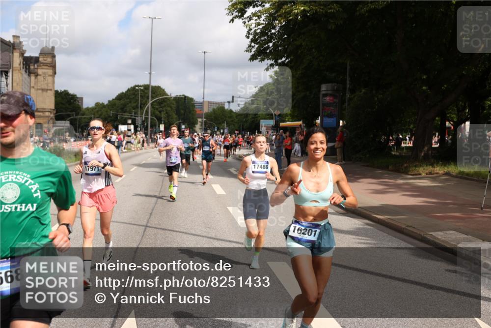 29.06.2025 - hella hamburg halbmarathon Yannick Fuchs http://msf.ph/oto/8251433 29.06.2025 10:35:30 20KM 1136, 1677, 2568, 2797, 2949, 3332, 3618, 4205, 4303, 4380, 4634, 4871, 4889, 5007, 5014, 5026, 5410, 5709, 6429, 6683, 7080, 7284, 7378, 7774, 8074, 8122, 8966, 9358, 9659, 9755, 9979, 10783, 10934, 10978, 11062, 11765, 11922, 11959, 12365, 12385, 12895, 13158, 13268, 13457, 14661, 14820, 15164, 15247, 15493, 15689, 16201, 16249, 16347, 16599, 17720, 17724, 17834, 17971, 18045, 18049, 18173, 18399, 18412, 18573 meine-sportfotos.de