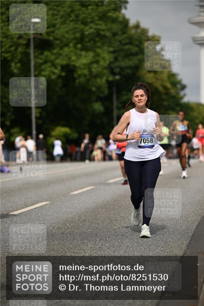 29.06.2025 - hella hamburg halbmarathon Dr. Thomas Lammeyer http://msf.ph/oto/8251530 29.06.2025 10:14:23 Kennedybrücke 1052, 1186, 1456, 1483, 1513, 4389, 7058, 7250, 7685, 8685, 9150, 9681, 9829, 9988 meine-sportfotos.de