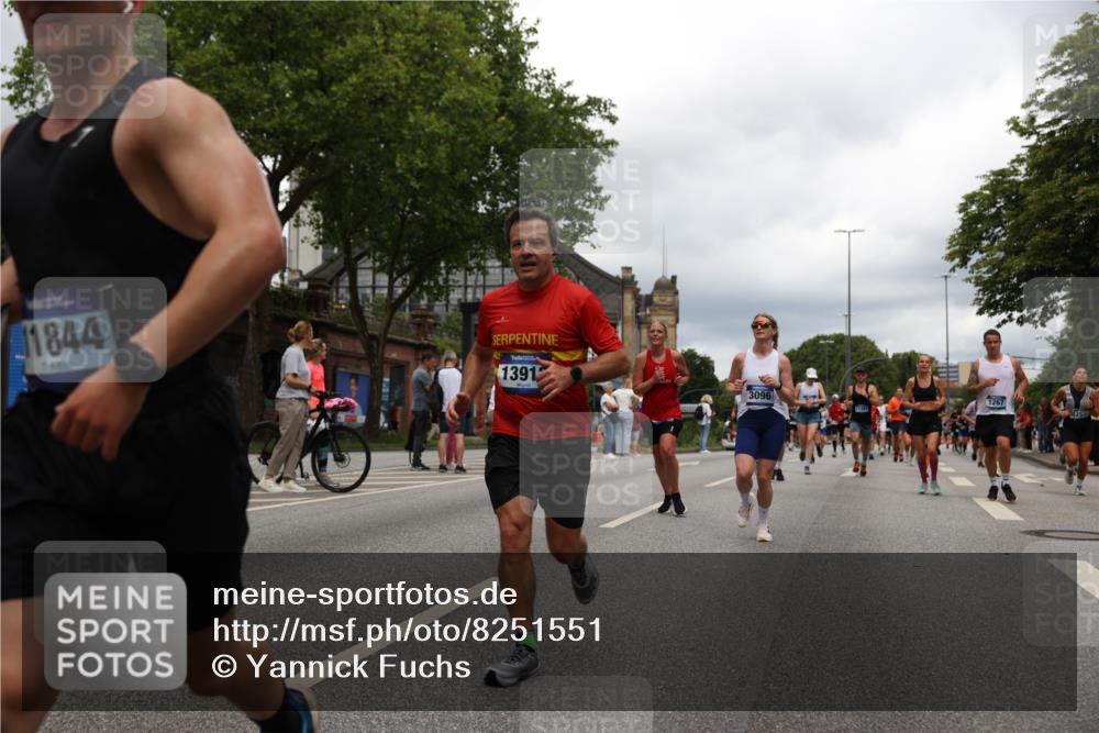 29.06.2025 - hella hamburg halbmarathon Yannick Fuchs http://msf.ph/oto/8251551 29.06.2025 10:47:58 20KM 1267, 1422, 1442, 1502, 1549, 1870, 2058, 2070, 2432, 2518, 2630, 3096, 3103, 3819, 4299, 5020, 5259, 6260, 6294, 6374, 7129, 7395, 7478, 7973, 8285, 8394, 9032, 9380, 9791, 9922, 10040, 11009, 11068, 11430, 11789, 11844, 12321, 12607, 12632, 13033, 13147, 13397, 13794, 13803, 13912, 14026, 14239, 14702, 15146, 15441, 15838, 15856, 15946, 16623, 16780, 17348, 17482, 18143, 18308, 18418, 18450, 18514, 18612, 19067 meine-sportfotos.de