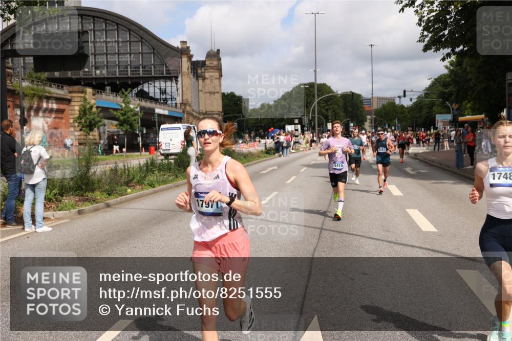 29.06.2025 - hella hamburg halbmarathon Yannick Fuchs http://msf.ph/oto/8251555 29.06.2025 10:35:31 20KM 1136, 1677, 2568, 2797, 2949, 3332, 3618, 4205, 4303, 4380, 4634, 4871, 4889, 5007, 5014, 5026, 5410, 5709, 6429, 6683, 6771, 7080, 7284, 7378, 7774, 8074, 8122, 8966, 9358, 9640, 9659, 9755, 9979, 10375, 10783, 10934, 10978, 11062, 11765, 11922, 11959, 12365, 12385, 12895, 13158, 13268, 13457, 14661, 14820, 15164, 15247, 15493, 15689, 16201, 16249, 16347, 16599, 17720, 17724, 17834, 17971, 18045, 18049, 18173, 18399, 18412, 18573 meine-sportfotos.de
