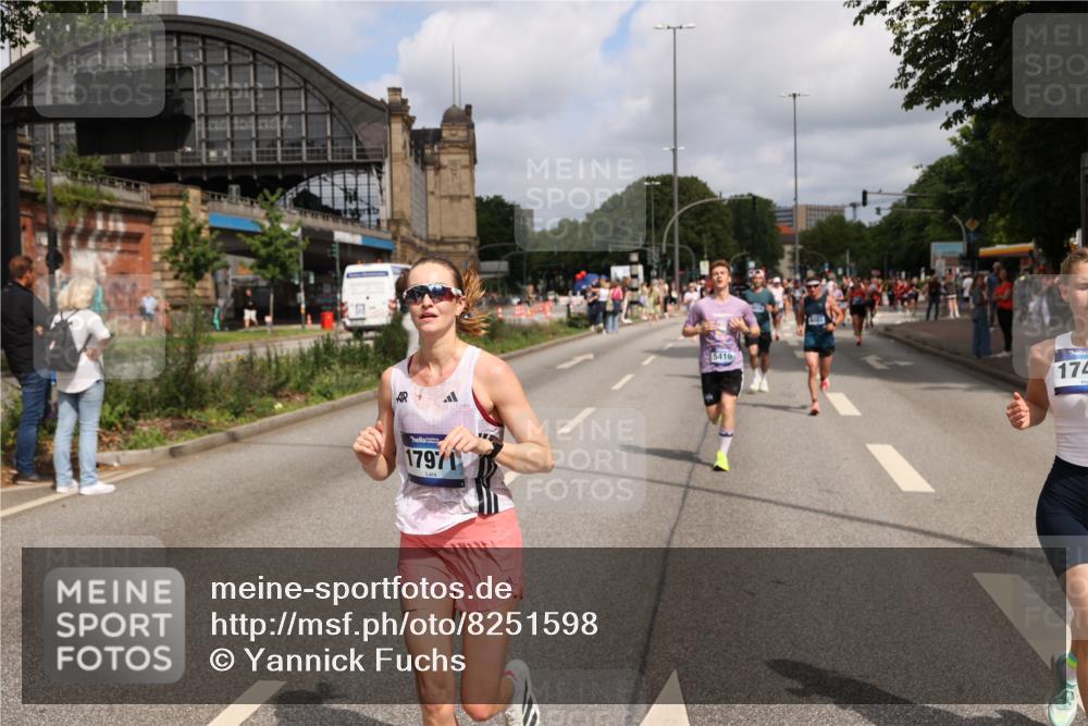 29.06.2025 - hella hamburg halbmarathon Yannick Fuchs http://msf.ph/oto/8251598 29.06.2025 10:35:31 20KM 1136, 1677, 2568, 2797, 2949, 3332, 3618, 4205, 4303, 4380, 4634, 4871, 4889, 5007, 5014, 5026, 5410, 5709, 6429, 6683, 6771, 7080, 7284, 7378, 7774, 8074, 8122, 8966, 9358, 9640, 9659, 9755, 9979, 10375, 10783, 10934, 10978, 11062, 11765, 11922, 11959, 12365, 12385, 12895, 13158, 13268, 13457, 14661, 14820, 15164, 15247, 15493, 15689, 16201, 16249, 16347, 16599, 17720, 17724, 17834, 17971, 18045, 18049, 18173, 18399, 18412, 18573 meine-sportfotos.de