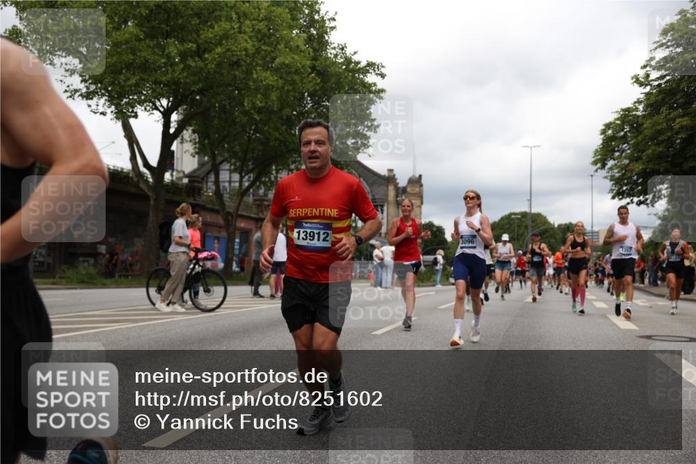 29.06.2025 - hella hamburg halbmarathon Yannick Fuchs http://msf.ph/oto/8251602 29.06.2025 10:47:58 20KM 1267, 1422, 1442, 1502, 1549, 1870, 2058, 2070, 2432, 2518, 2630, 3096, 3103, 3819, 4299, 5020, 5259, 6260, 6294, 6374, 7129, 7395, 7478, 7973, 8285, 8394, 9032, 9380, 9791, 9922, 10040, 11009, 11068, 11430, 11789, 11844, 12321, 12607, 12632, 13033, 13147, 13397, 13794, 13803, 13912, 14026, 14239, 14702, 15146, 15441, 15838, 15856, 15946, 16623, 16780, 17348, 17482, 18143, 18308, 18418, 18450, 18514, 18612, 19067 meine-sportfotos.de