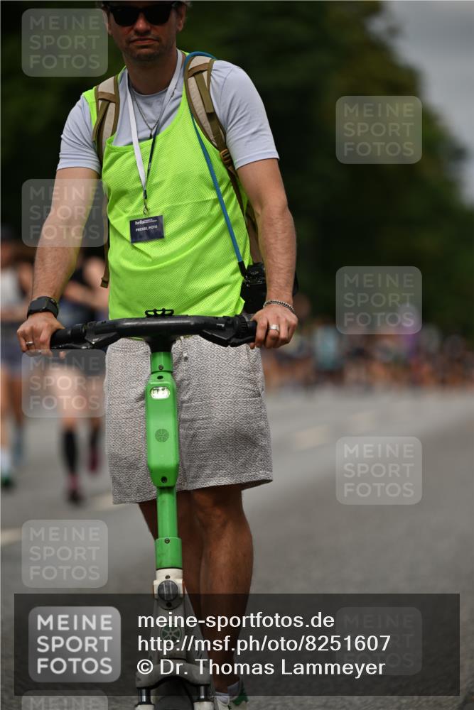 29.06.2025 - hella hamburg halbmarathon Dr. Thomas Lammeyer http://msf.ph/oto/8251607 29.06.2025 10:34:55 Kennedybrücke 1059, 1472, 1773, 2097, 2505, 2569, 3131, 4561, 6195, 6556, 6616, 6620, 6725, 7071, 7351, 8792, 9095, 9576, 9830, 9937, 10989, 10996 meine-sportfotos.de