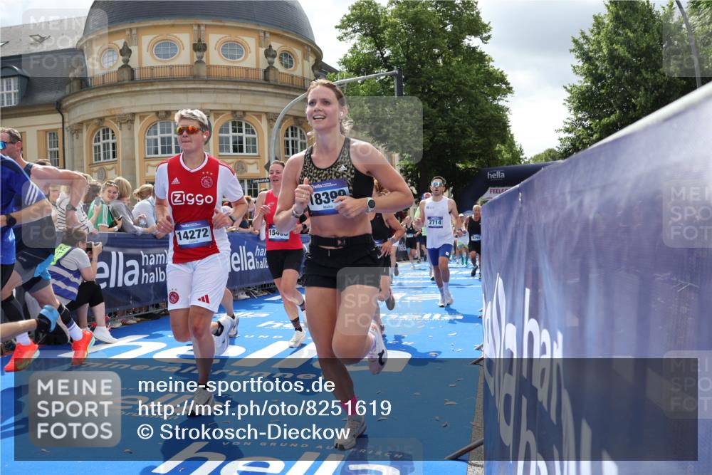 29.06.2025 - hella hamburg halbmarathon Strokosch-Dieckow http://msf.ph/oto/8251619 29.06.2025 10:40:42 Ziel 1631, 1882, 1912, 2324, 2714, 2750, 4634, 4843, 4889, 5014, 5026, 5745, 6429, 7080, 7109, 7622, 8074, 8629, 9294, 9979, 10900, 11959, 12865, 14092, 14272, 14820, 15351, 15493, 15542, 16201, 16249, 16599, 17486, 17724, 18399 meine-sportfotos.de
