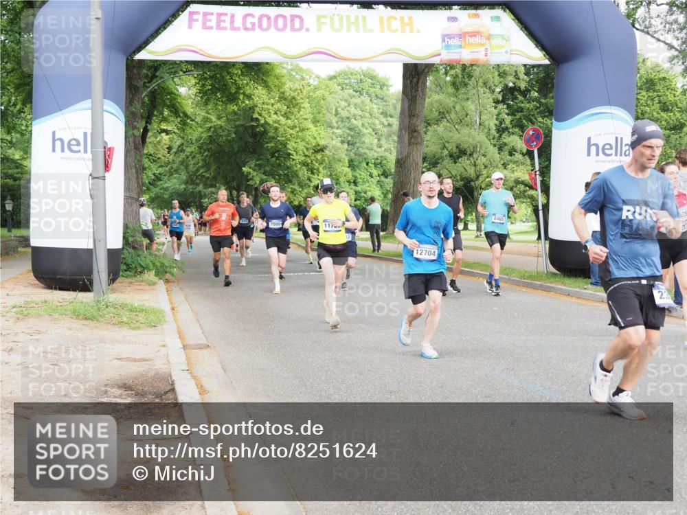 29.06.2025 - hella hamburg halbmarathon MichiJ http://msf.ph/oto/8251624 29.06.2025 10:28:56 Zwischen KM18-KM19 1882, 2324, 2826, 5375, 5508, 5745, 8629, 11765, 12046, 12540, 12704, 13158, 15828, 17620, 17973 meine-sportfotos.de